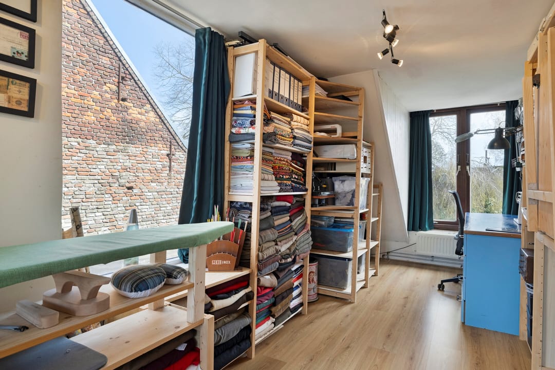 Charming Home with Spacious Garage in Steenbergen Center — 23