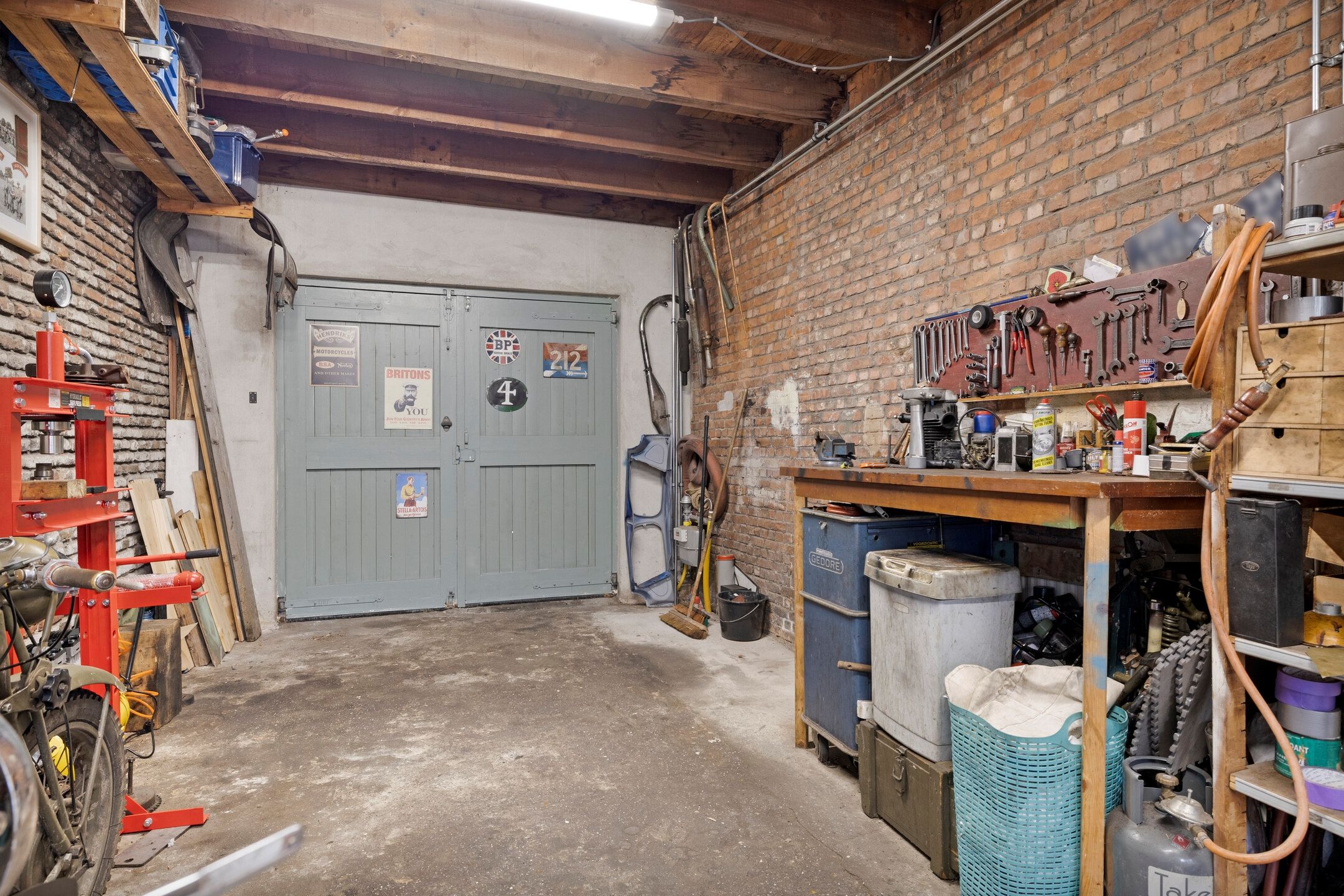 Charming Home with Spacious Garage in Steenbergen Center — 27