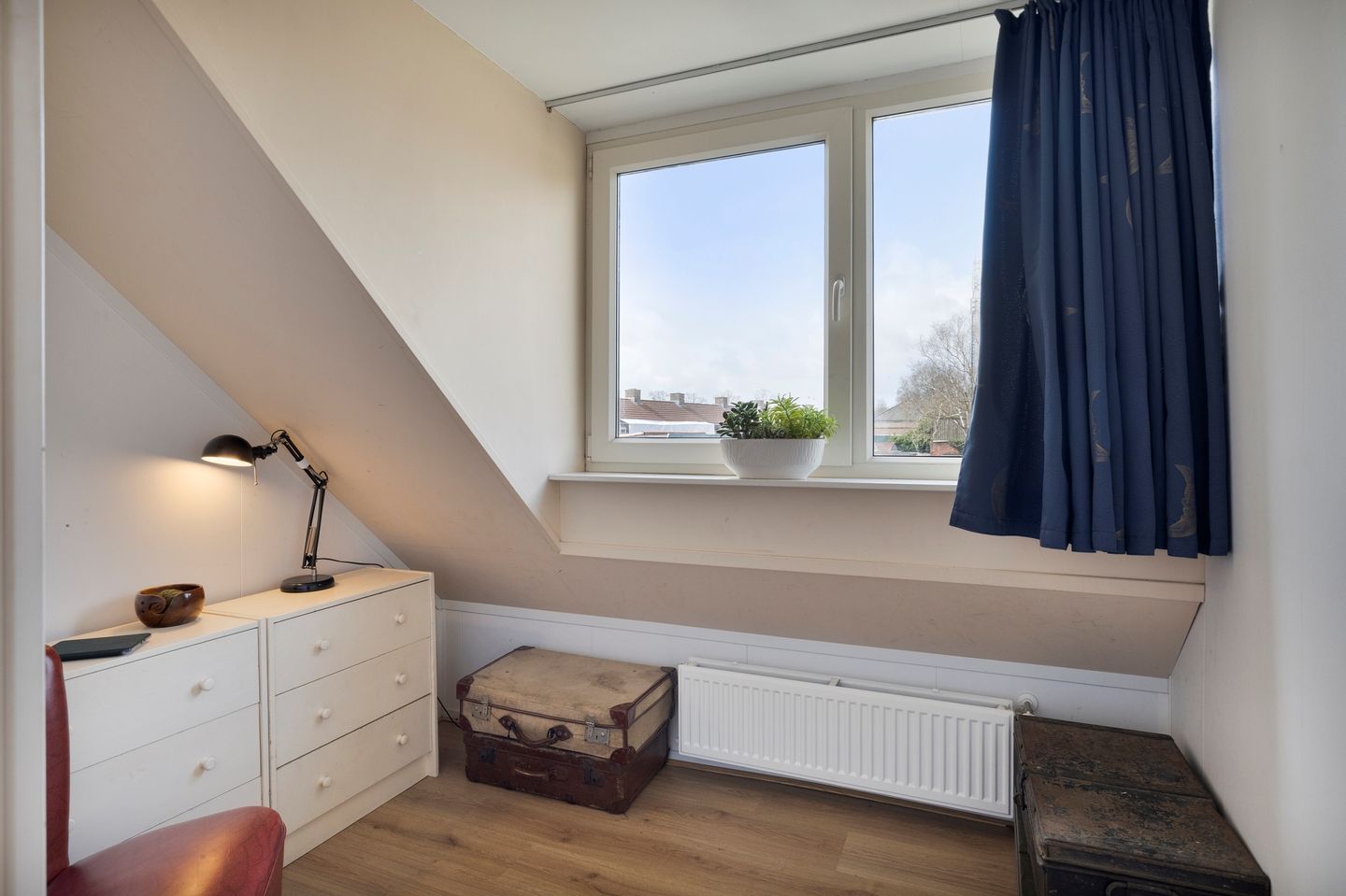 Charming Home with Spacious Garage in Steenbergen Center — 20