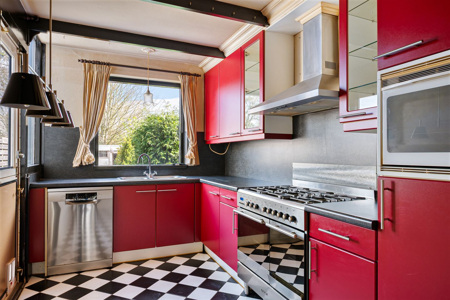 Photo 14 of Treubstraat 21