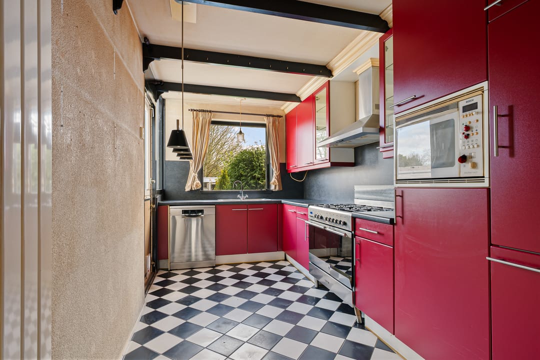 Photo 13 of Treubstraat 21