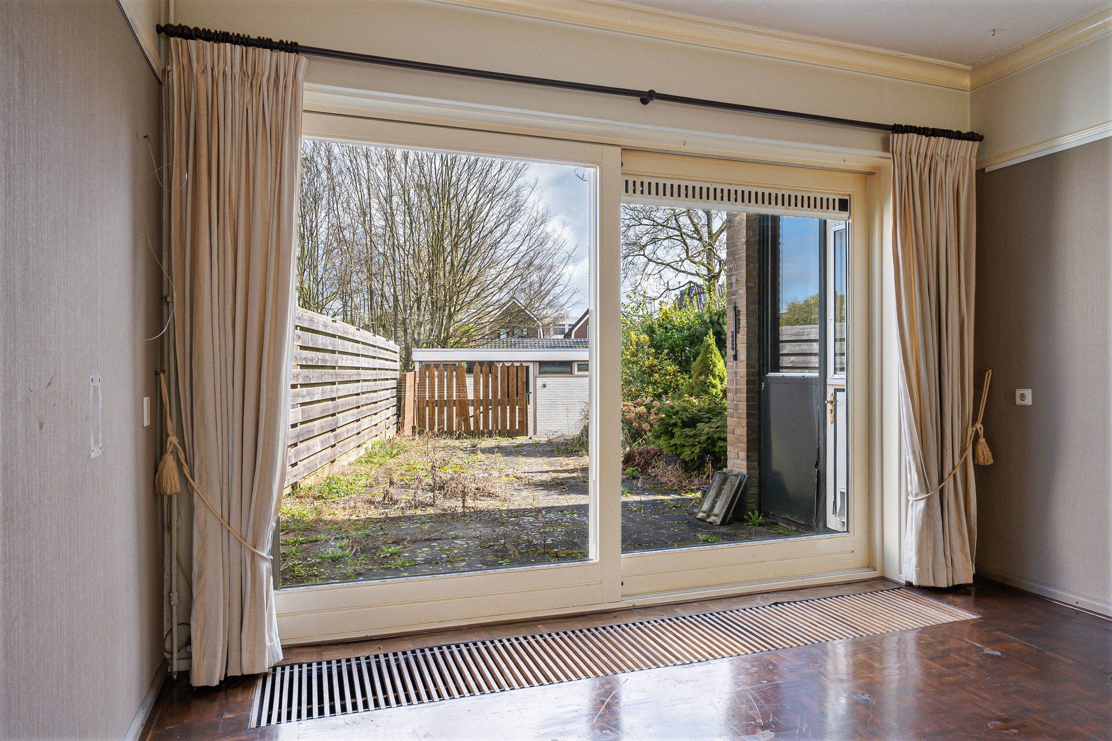 Photo 12 of Treubstraat 21