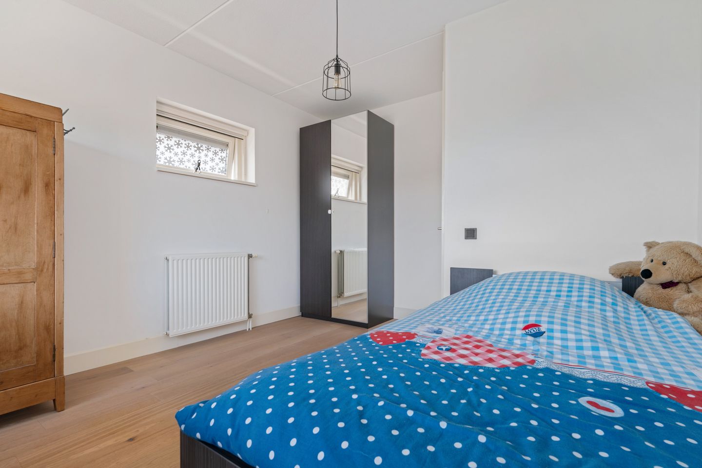 Foto 25 van Forint 13