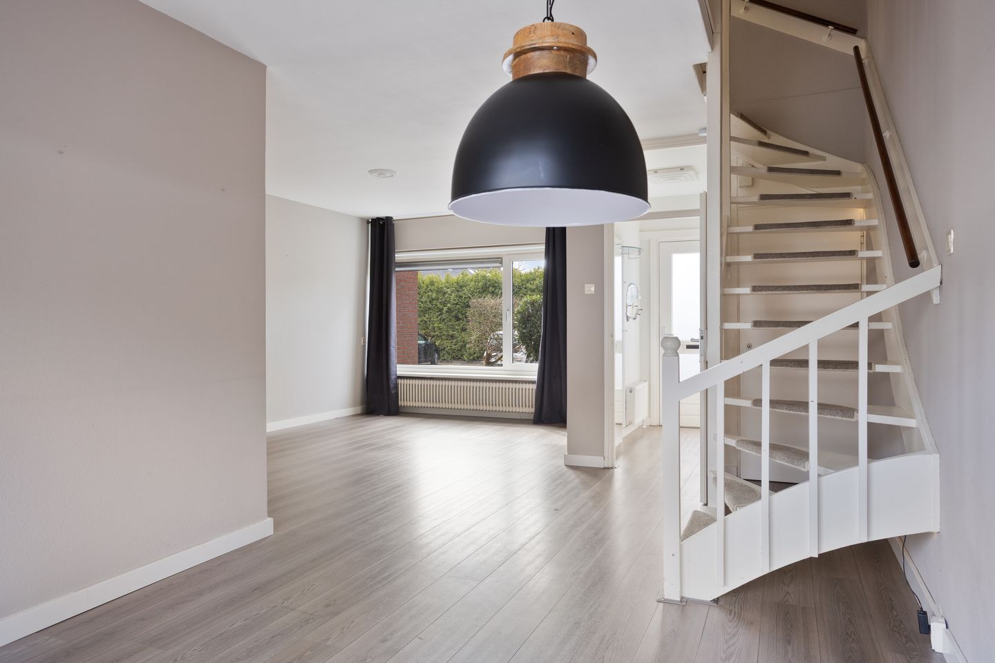 Photo 10 of Karel van de Woestijnestraat 12