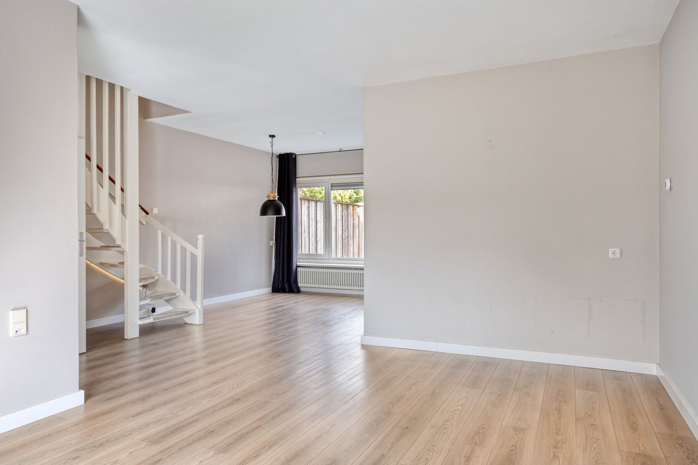 Photo 19 of Karel van de Woestijnestraat 12