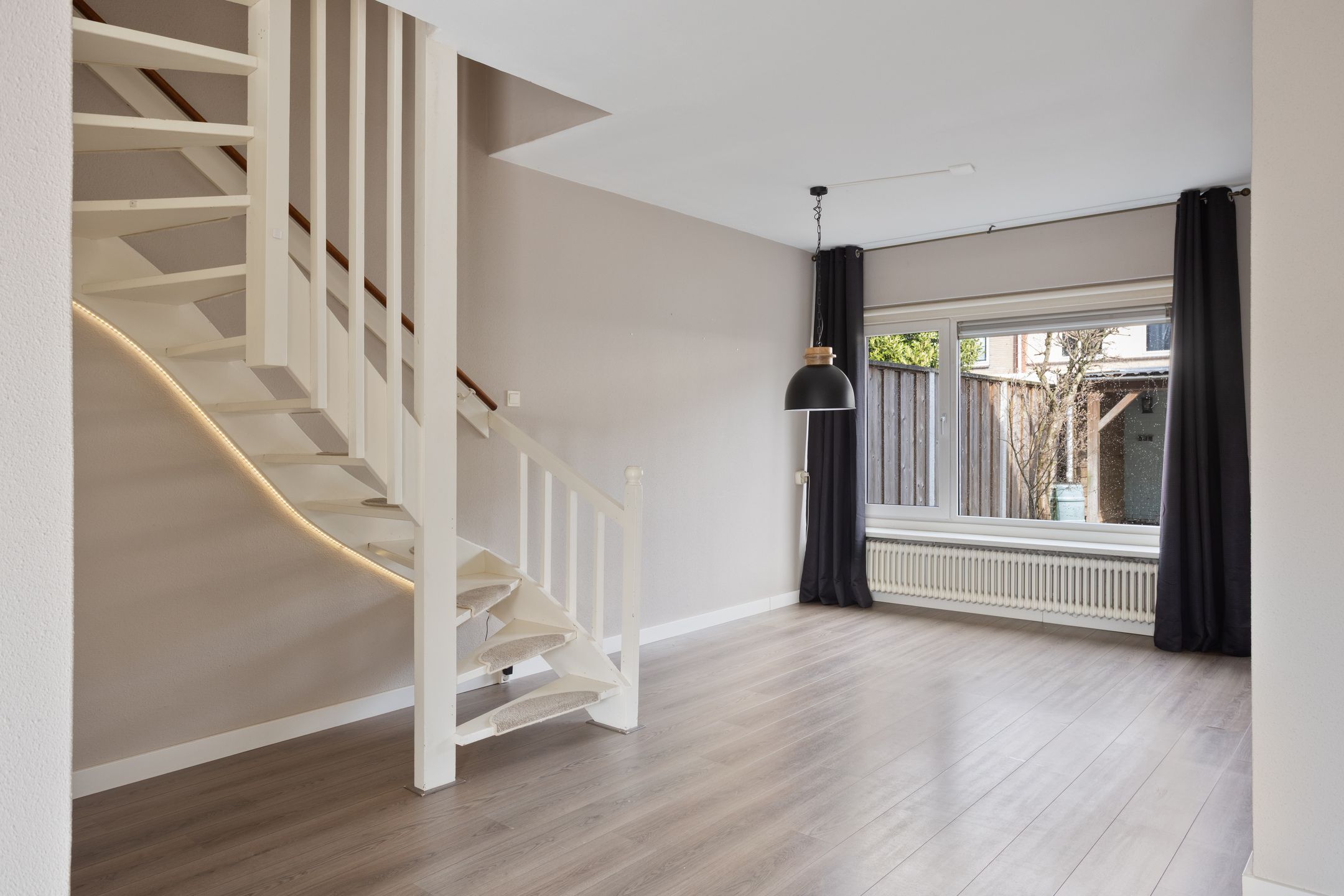 Photo 12 of Karel van de Woestijnestraat 12