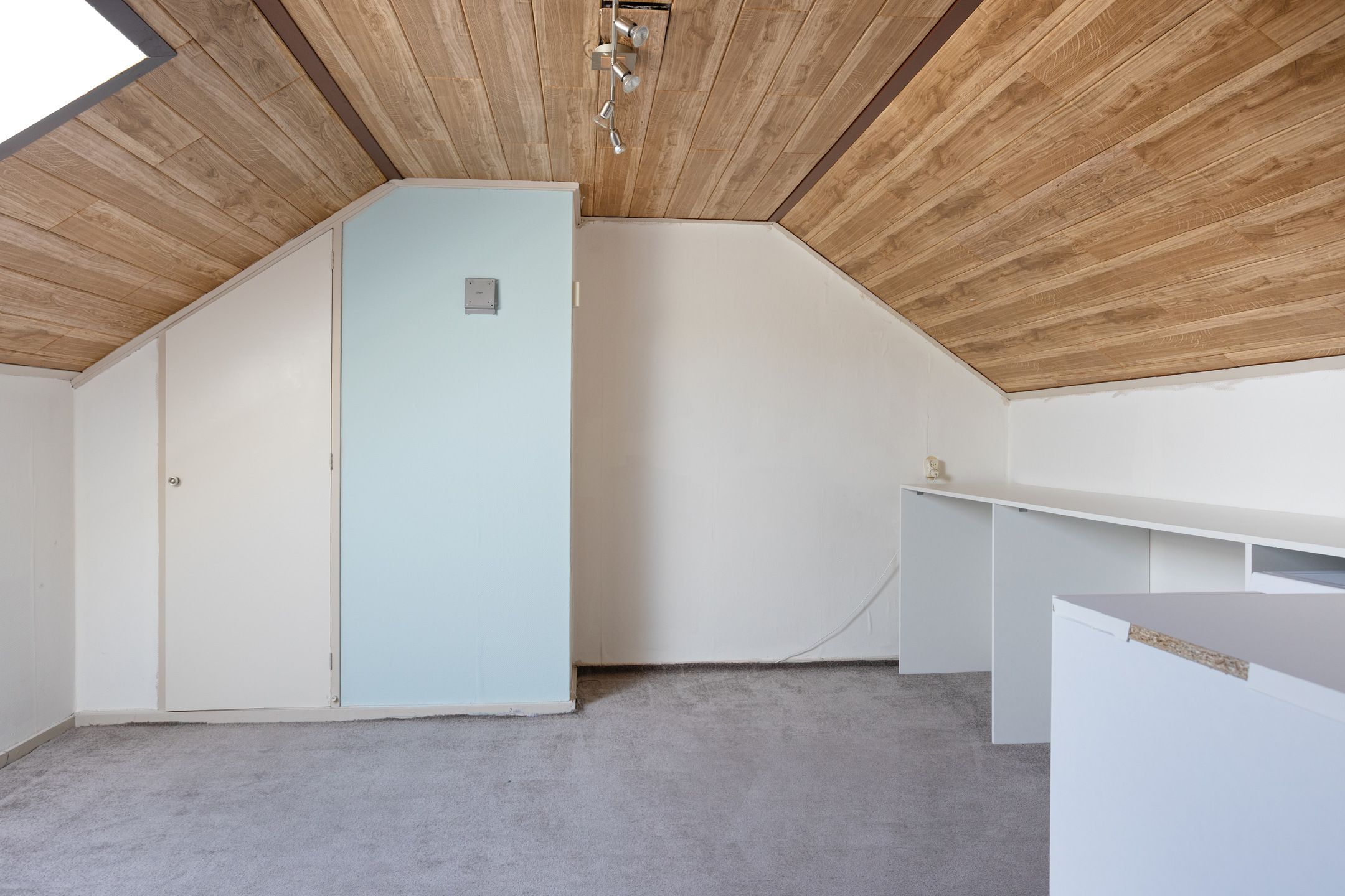 Photo 30 of Karel van de Woestijnestraat 12