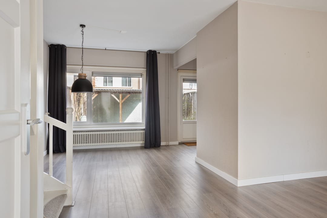 Photo 11 of Karel van de Woestijnestraat 12