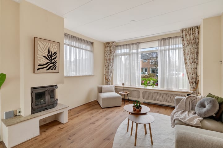 Photo 2 of Julianalaan 42