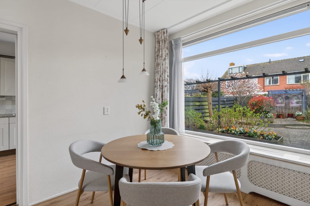 Foto 11 van Julianalaan 42