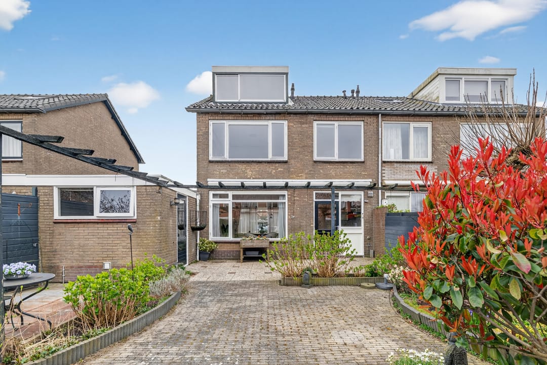 Foto 32 van Julianalaan 42