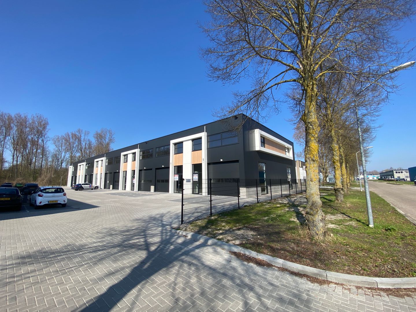 Bekijk foto 4 van Chroomstraat 8-17