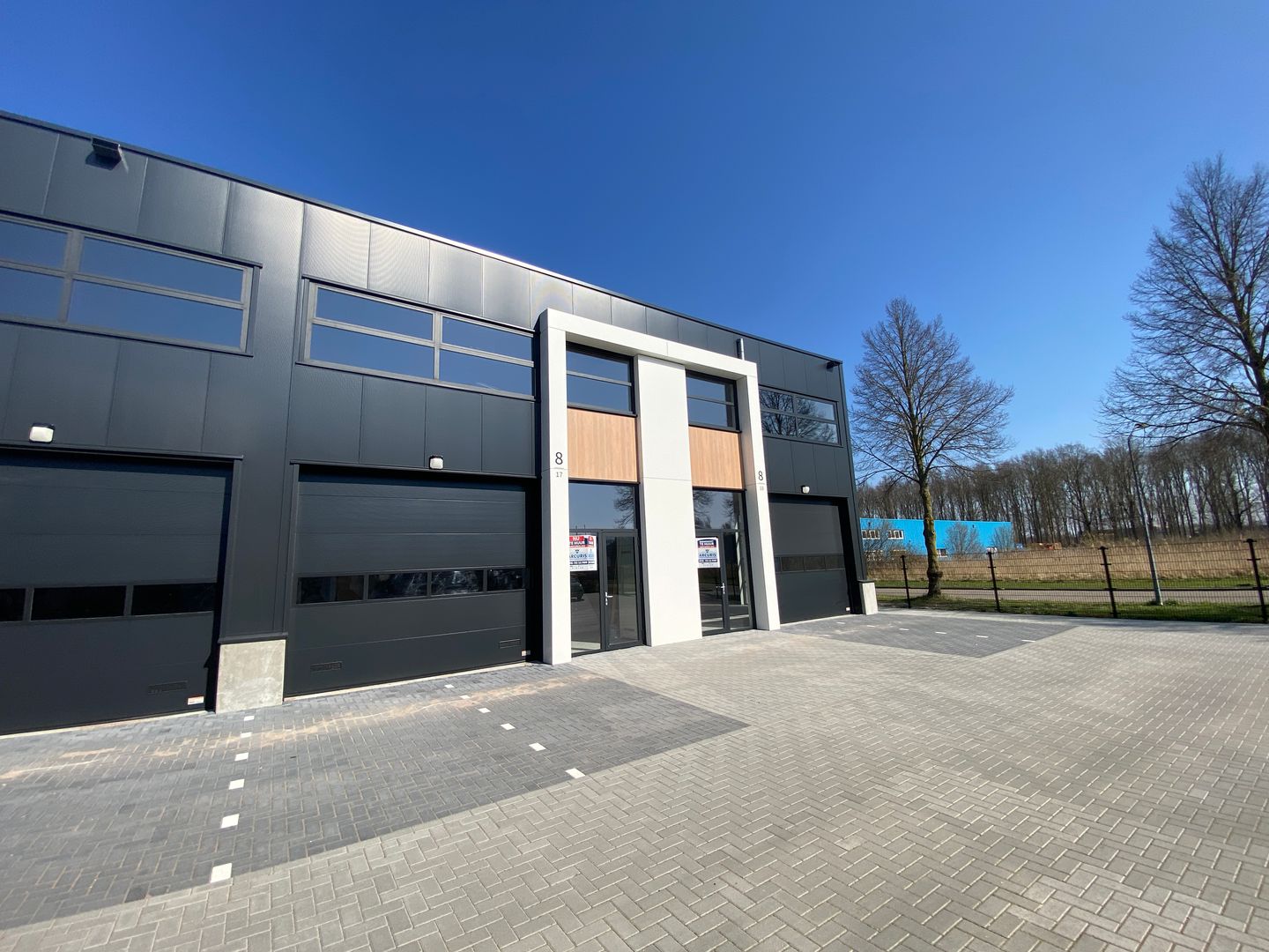 Bekijk foto 1 van Chroomstraat 8-17