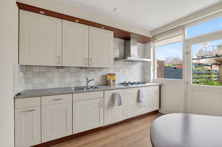 Photo 3 of Julianalaan 42