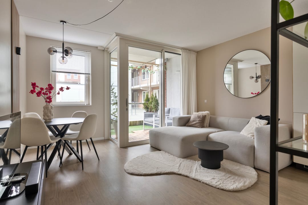 Modern and Sustainable City Centre Apartment with Sunny Balcony and Parking — 13