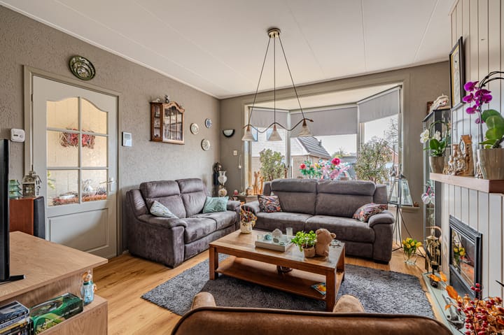 Photo 2 of Dwarslaan 10