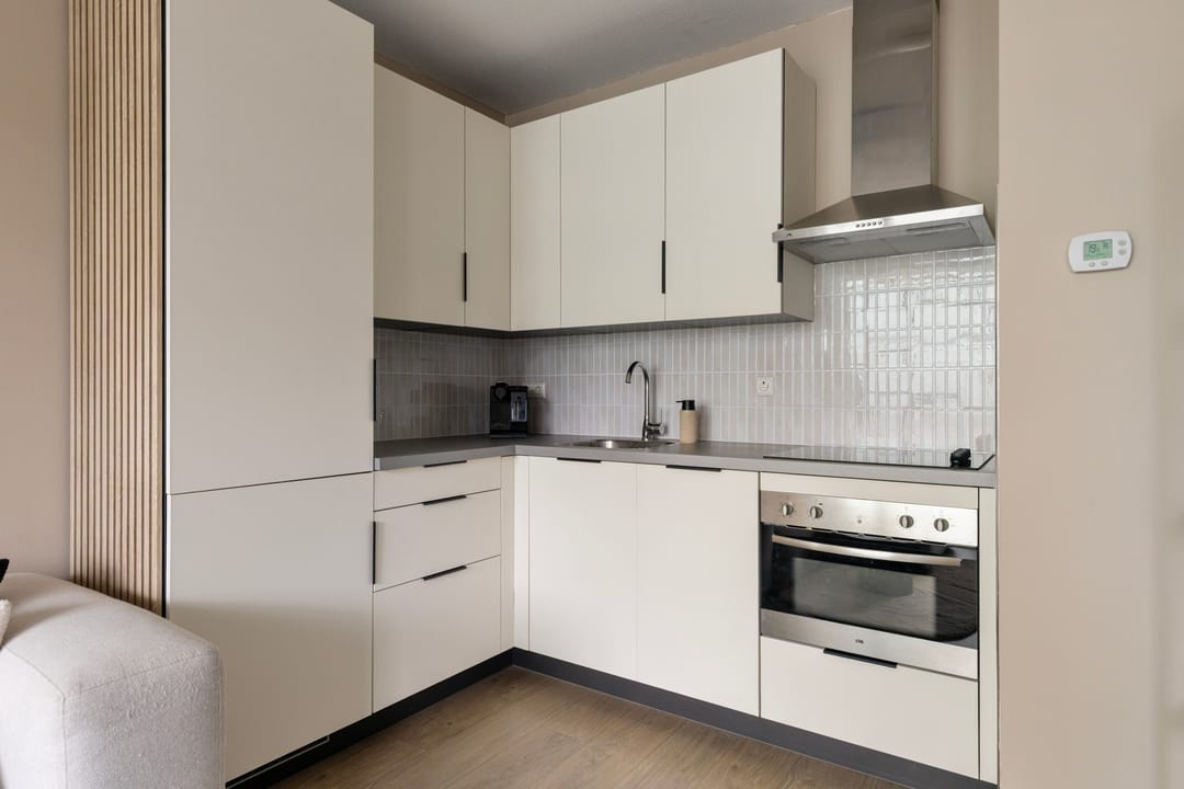 Modern and Sustainable City Centre Apartment with Sunny Balcony and Parking — 17