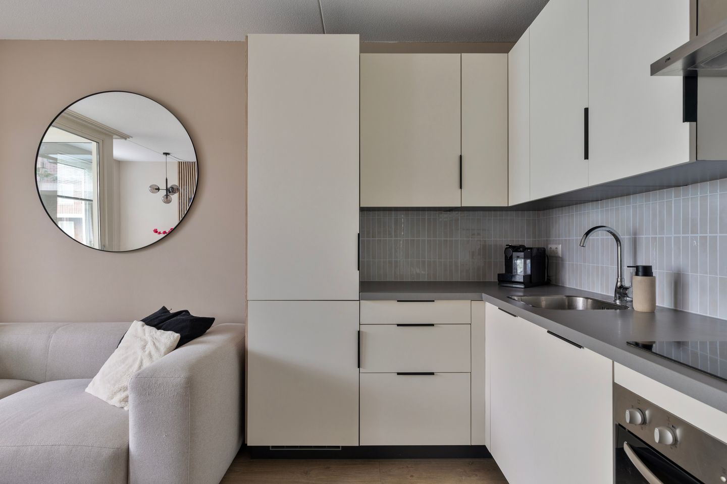 Modern and Sustainable City Centre Apartment with Sunny Balcony and Parking — 19