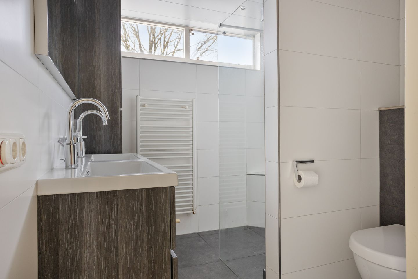 Photo 4 of Karel van de Woestijnestraat 12