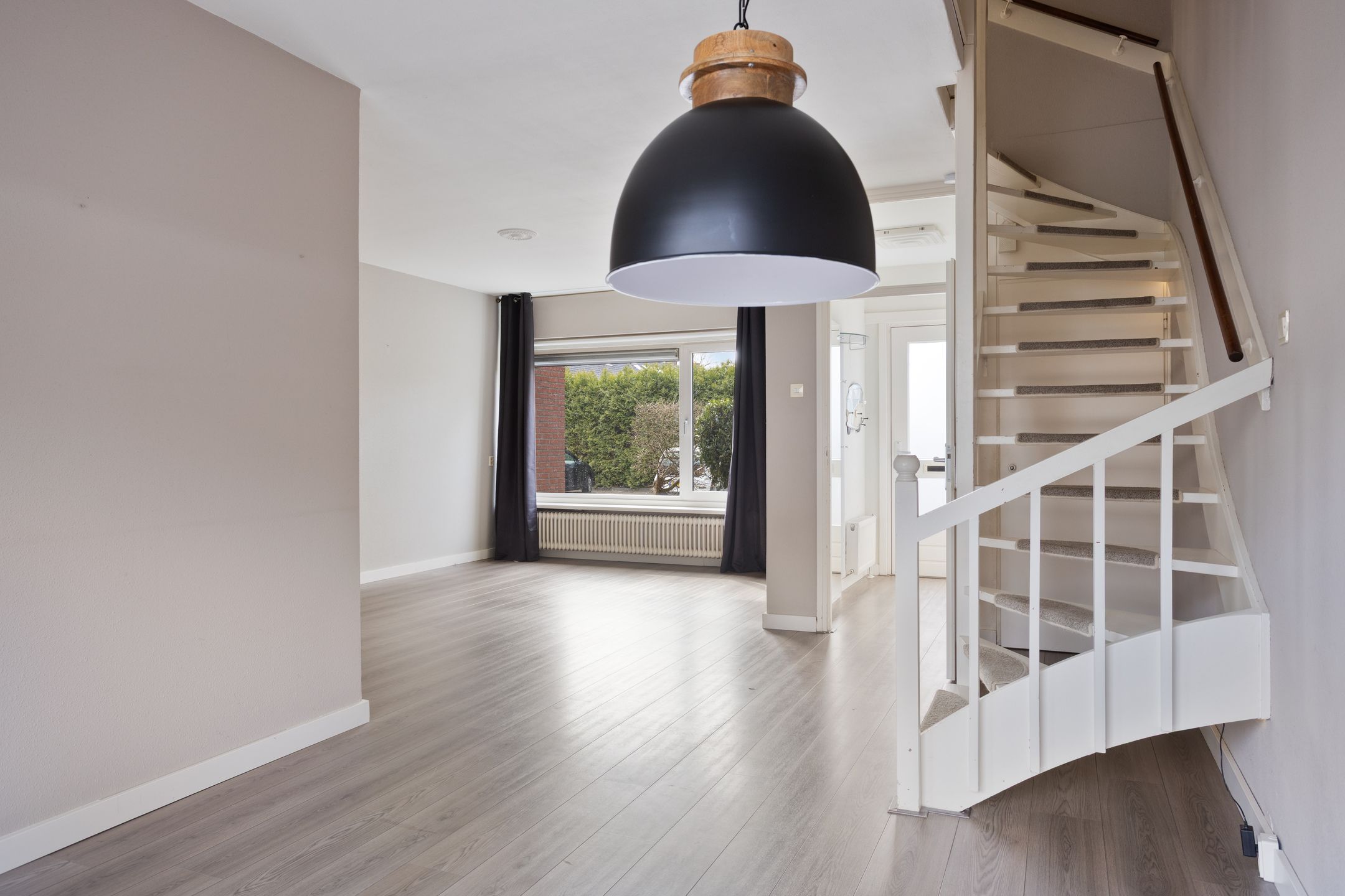 Photo 3 of Karel van de Woestijnestraat 12