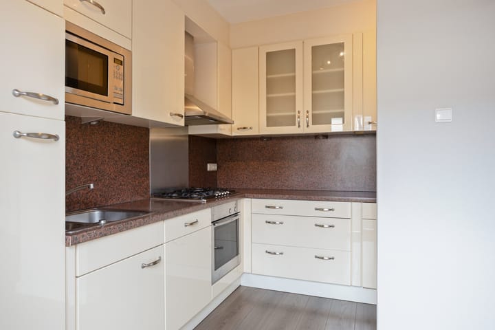 Photo 2 of Karel van de Woestijnestraat 12