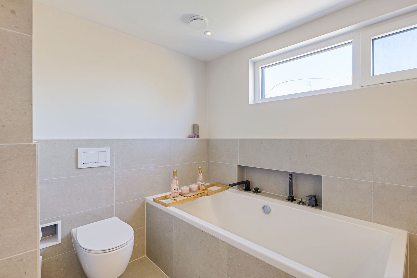 Photo 34 of Sudermuda 25