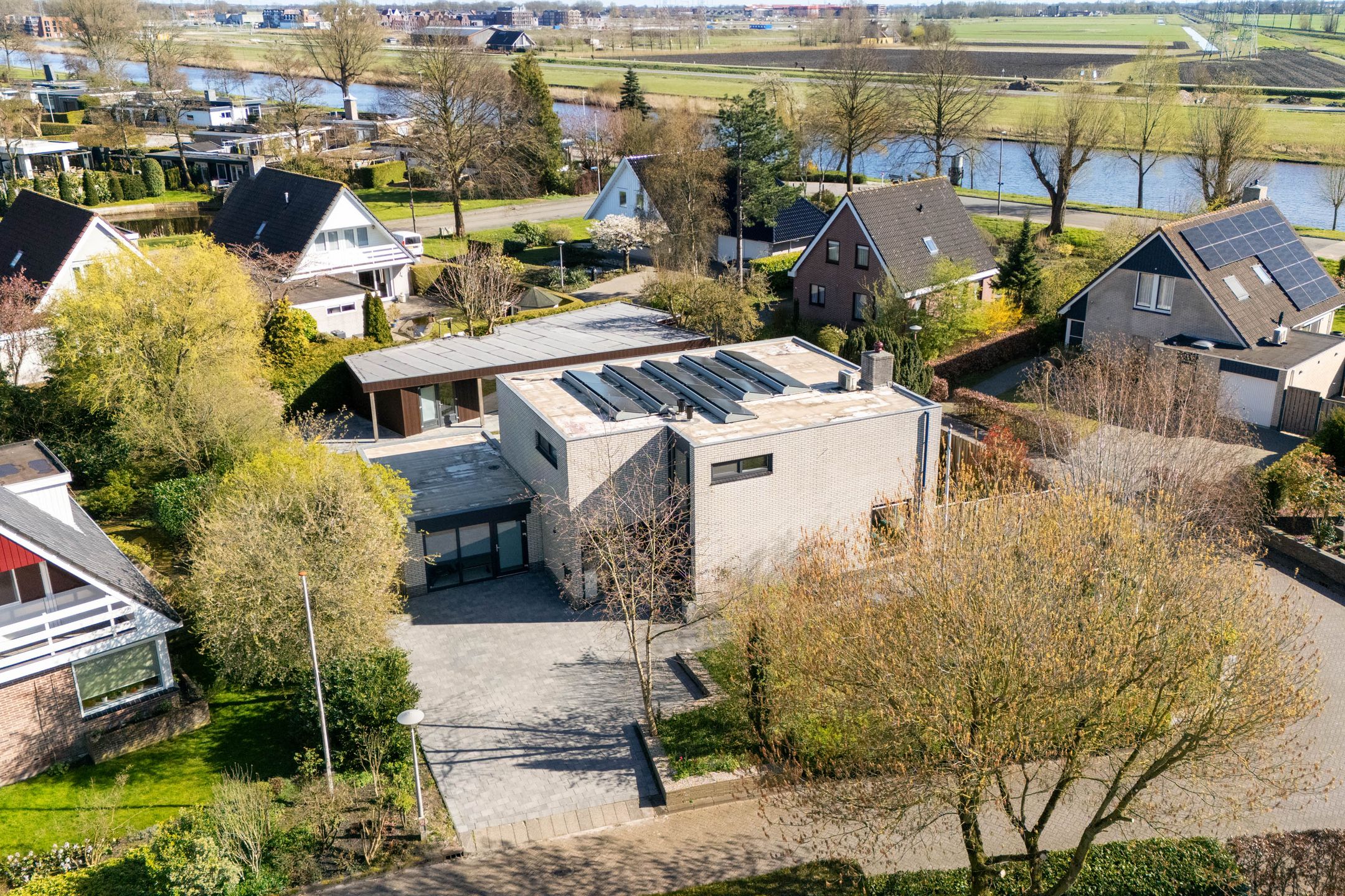 Photo 51 of Sudermuda 25