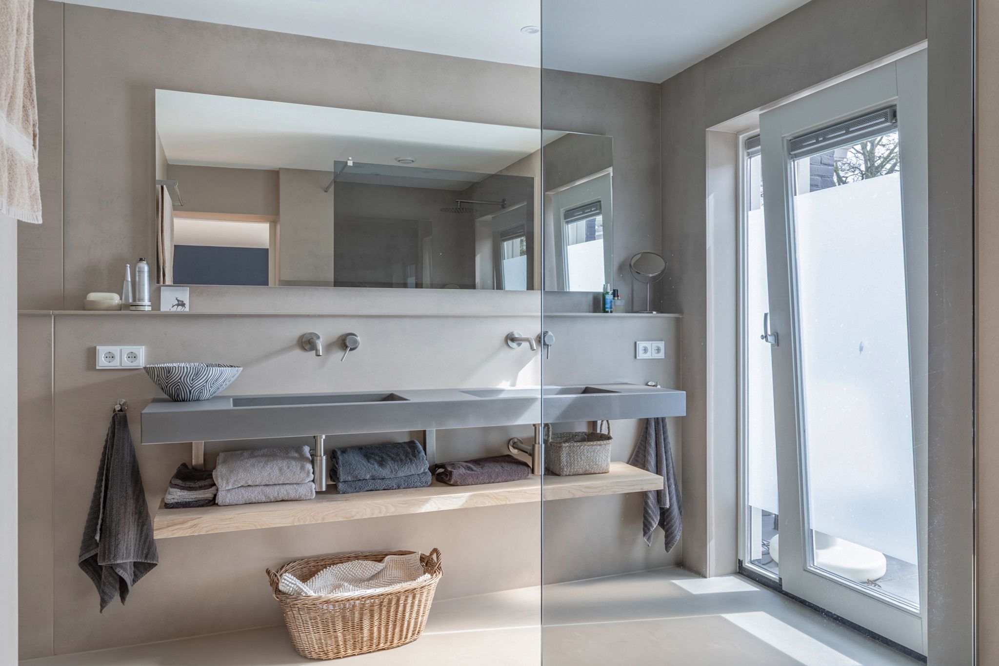 Photo 33 of Vriezerweg 19