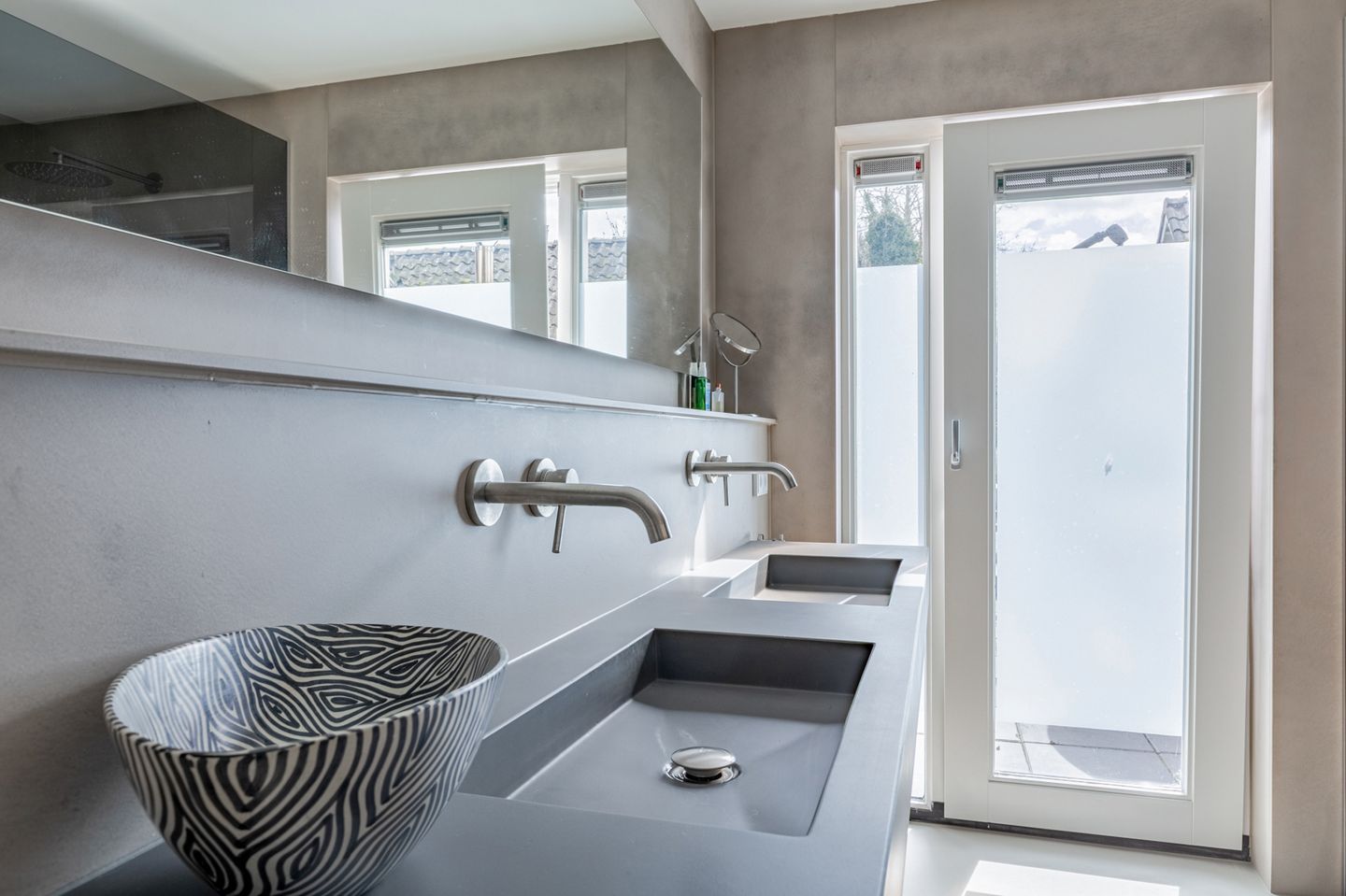 Photo 34 of Vriezerweg 19