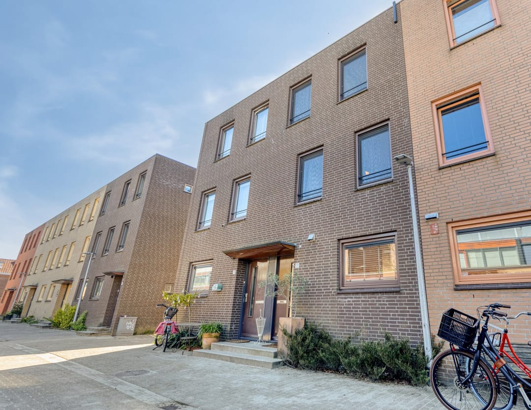 Foto 2 van Magnoliaerf 72