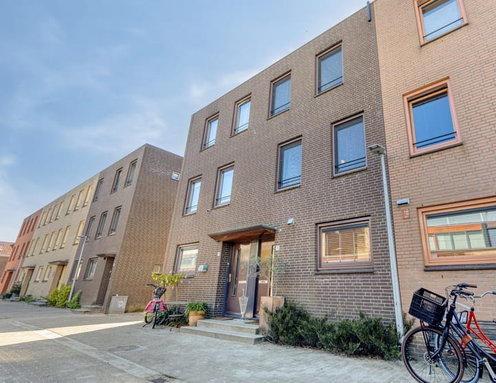 Foto 2 van Magnoliaerf 72