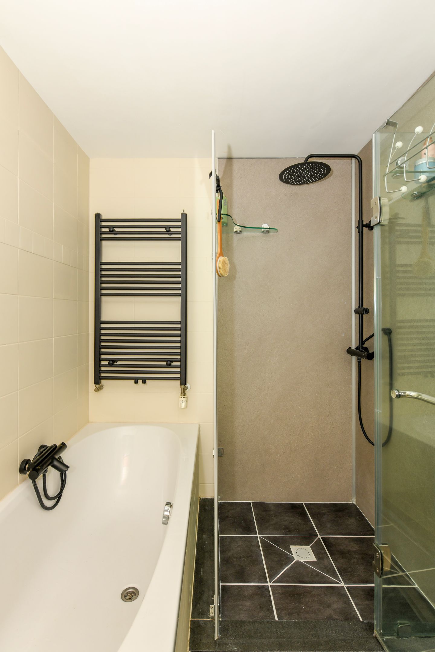 Photo 29 of Atalanta 49