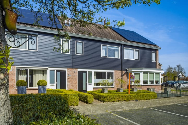 Photo 2 of Voormors 34