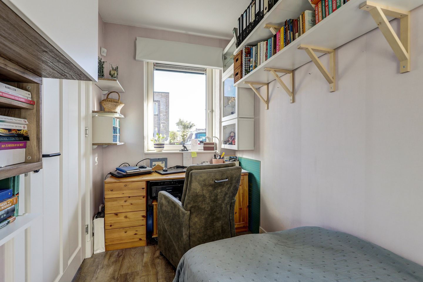Luxurious ground floor apartment with water view and private parking in Zeewolde — 20