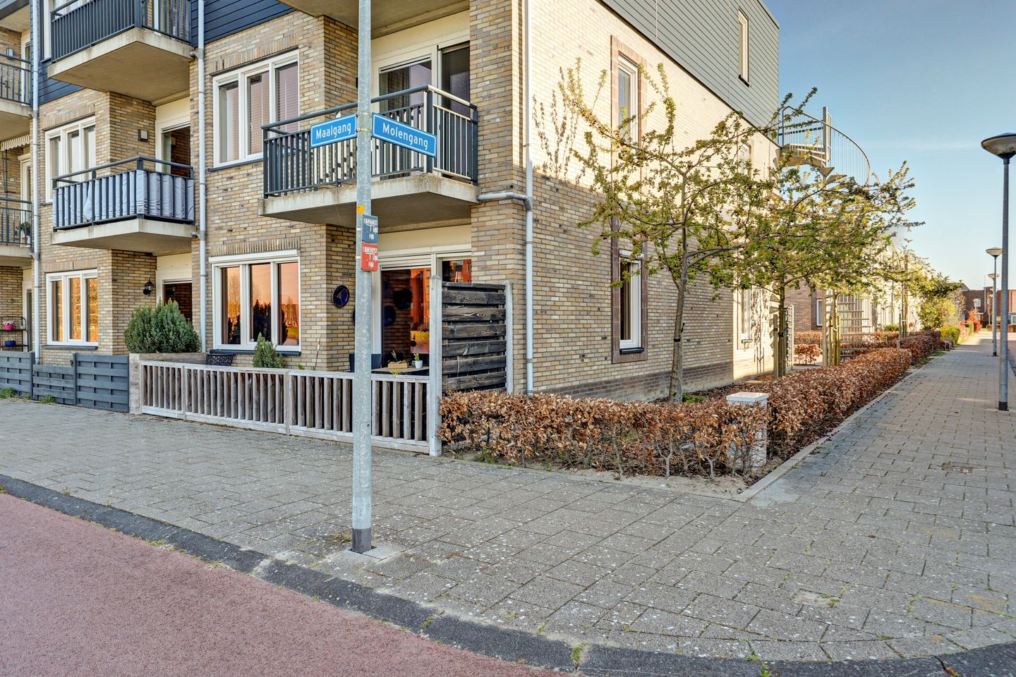 Luxurious ground floor apartment with water view and private parking in Zeewolde — 25
