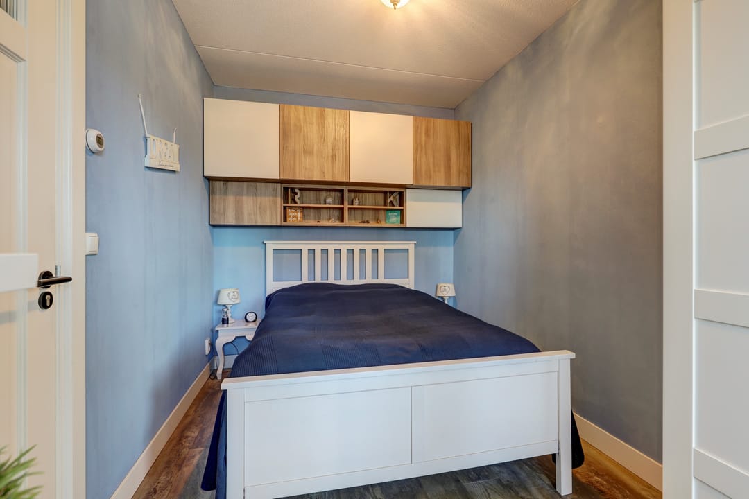 Luxurious ground floor apartment with water view and private parking in Zeewolde — 17