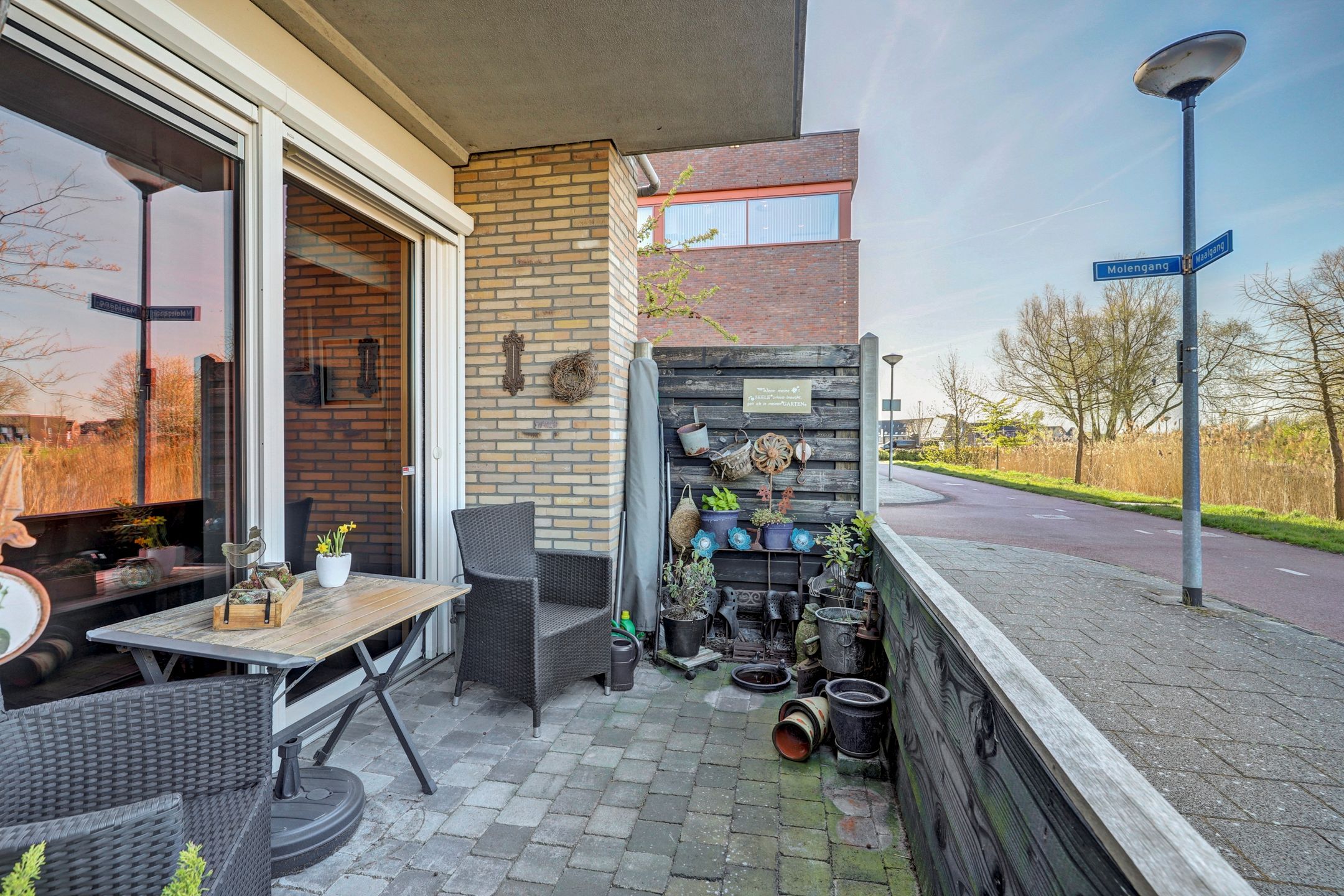Luxurious ground floor apartment with water view and private parking in Zeewolde — 24