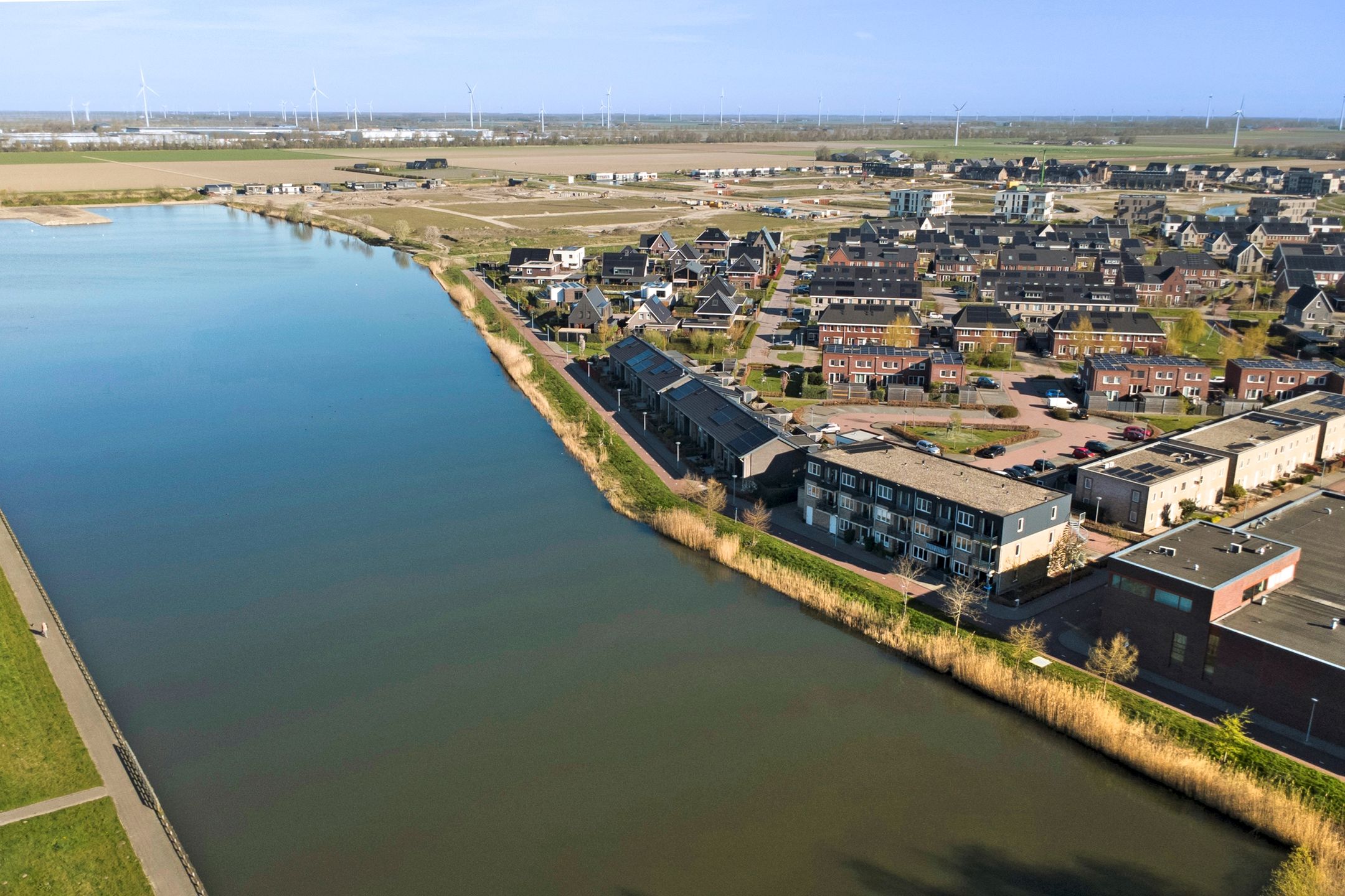 Luxurious ground floor apartment with water view and private parking in Zeewolde — 36