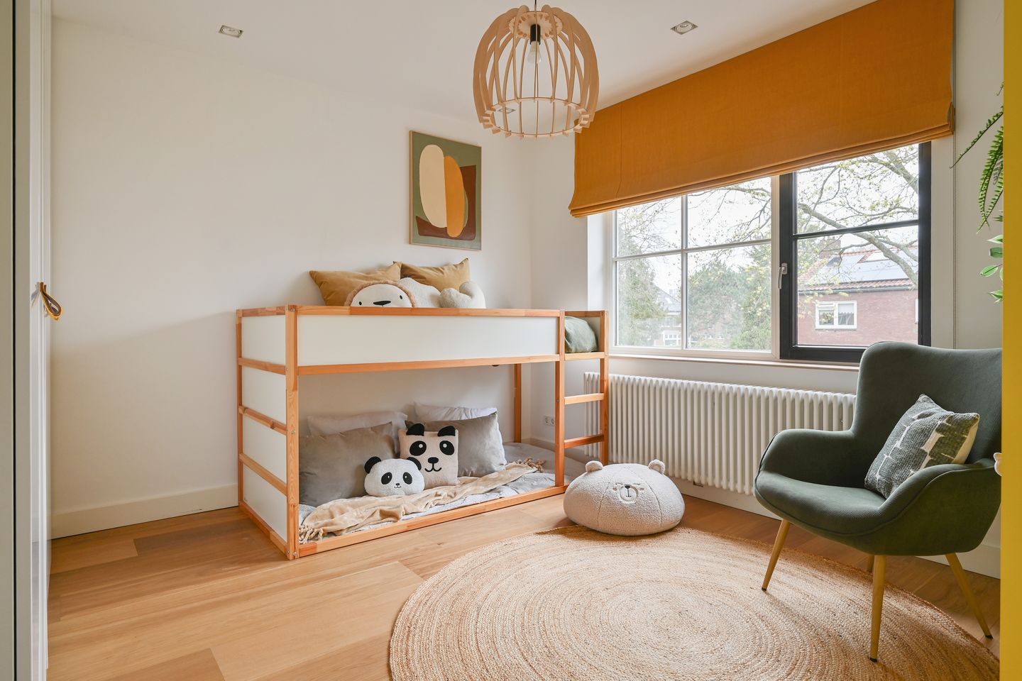 Foto 19 van Alberdingk Thijmlaan 33