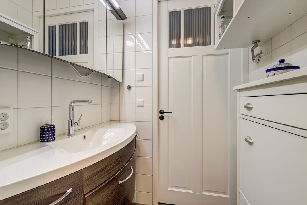 Luxurious ground floor apartment with water view and private parking in Zeewolde — 22
