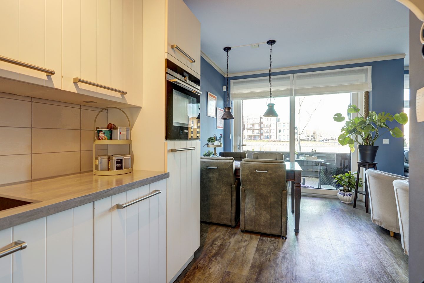 Luxurious ground floor apartment with water view and private parking in Zeewolde — 14