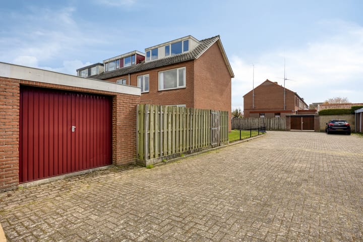 Photo 4 of Dr. A.R. Holstraat 42