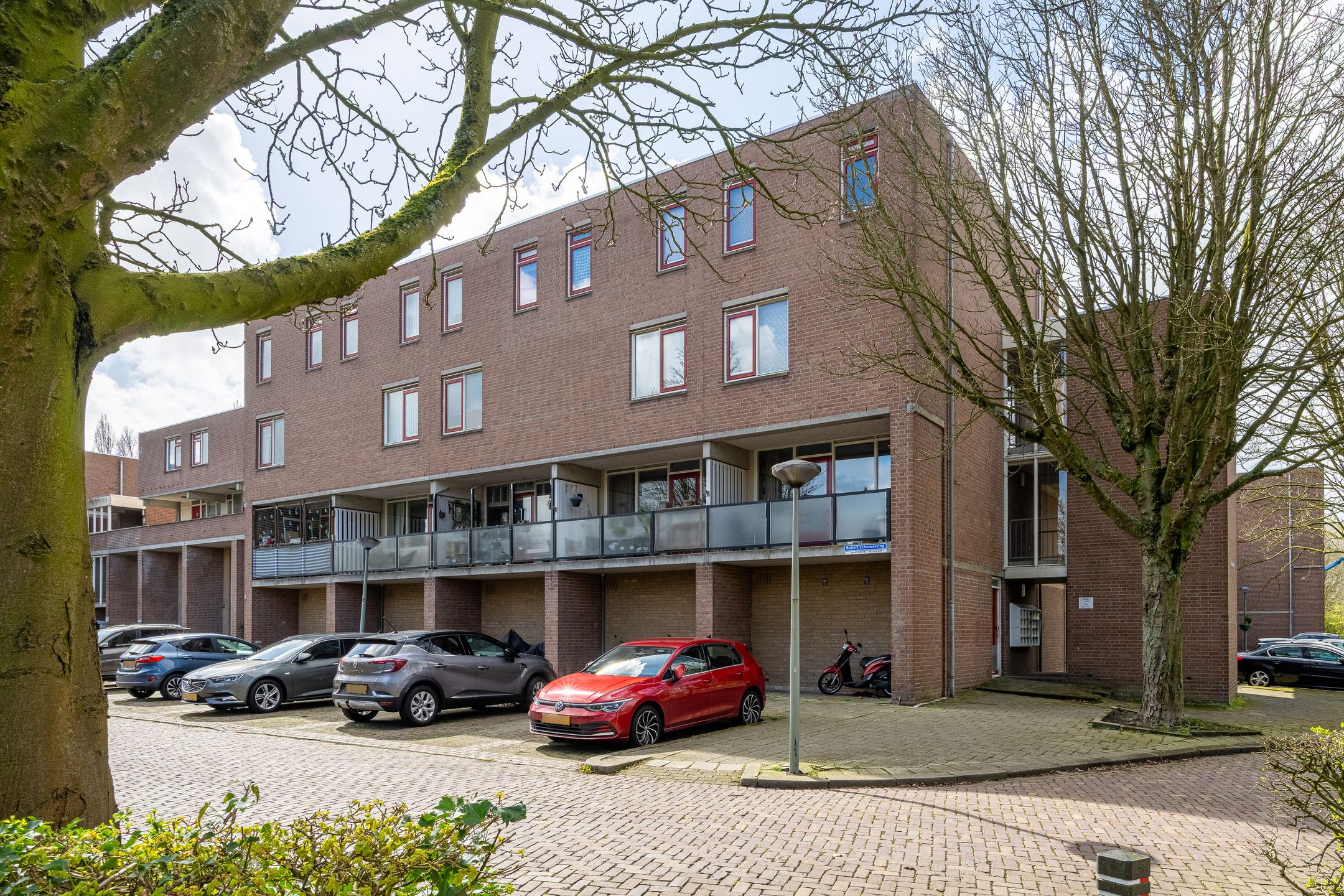 Foto 6 van Robert Schumanring 187