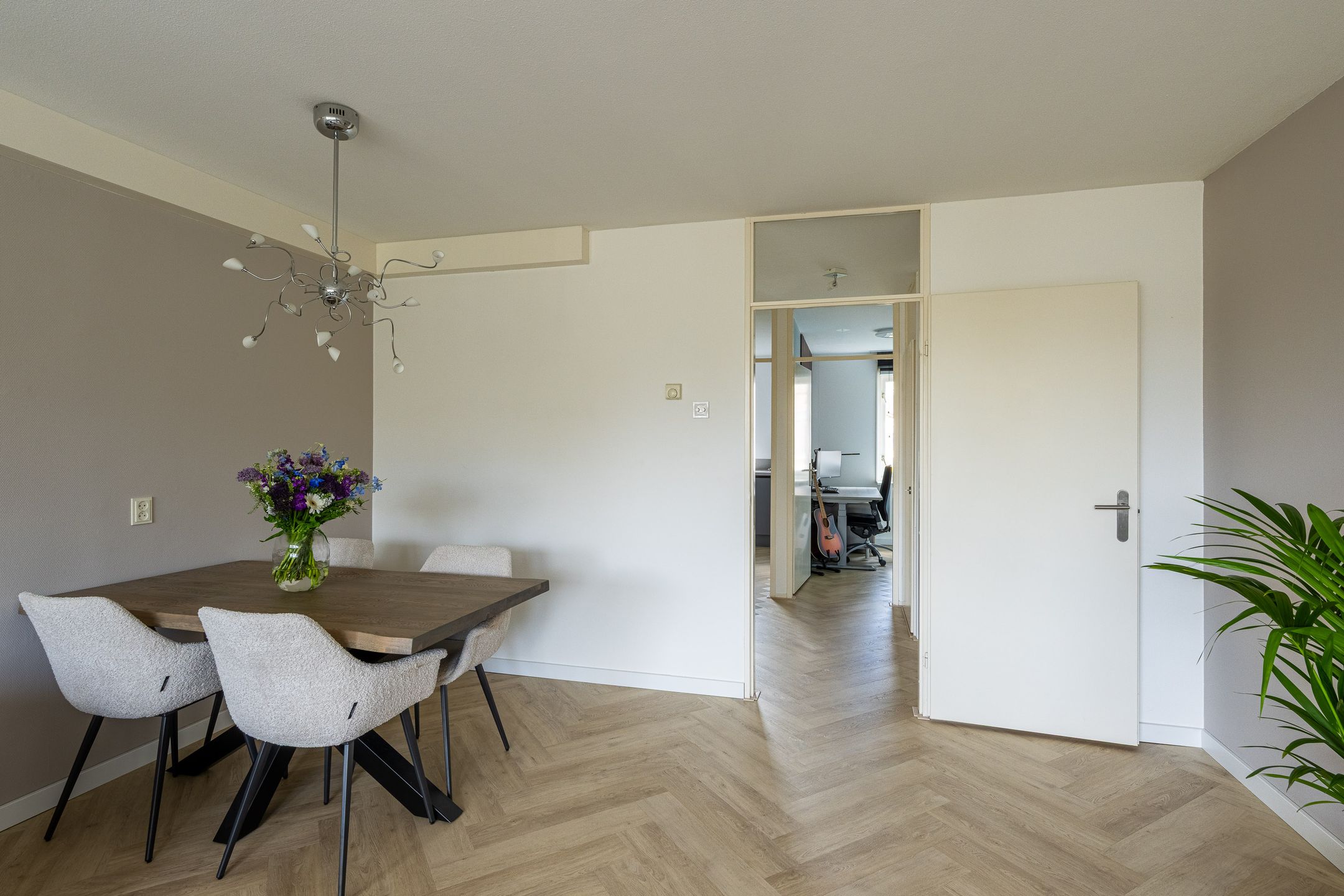 Foto 24 van Robert Schumanring 187