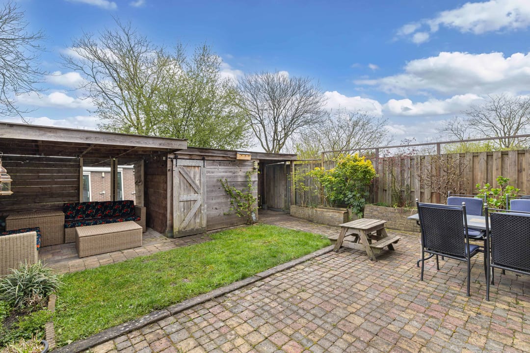 Move-in ready energy-efficient family home with 5 bedrooms in Huizermaat — 32