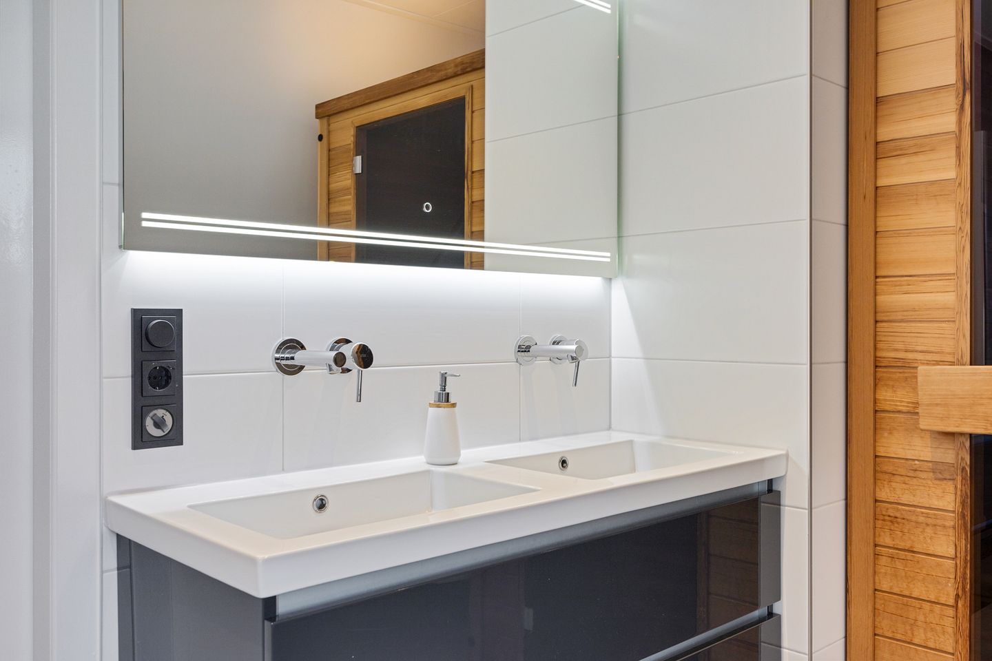 Foto 25 van Valtherweg 36-210