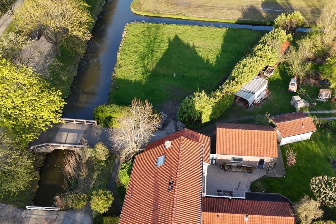 Building plot by the water with rural views and building permits — 22