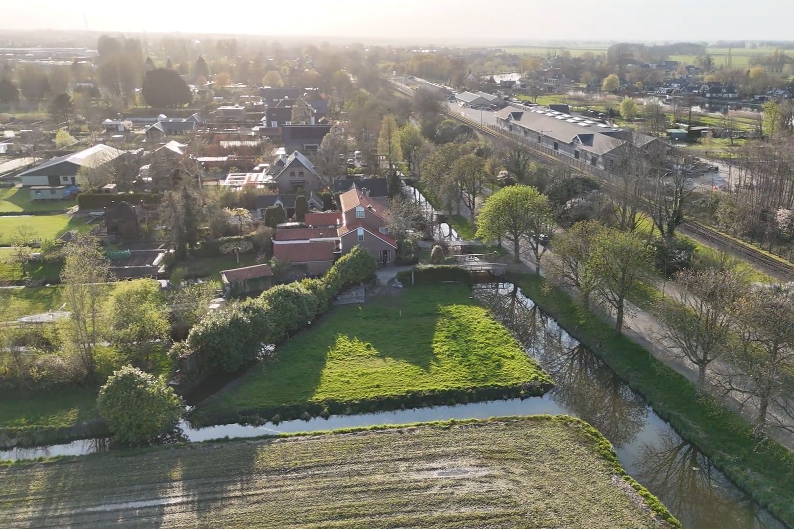 Building plot by the water with rural views and building permits — 18