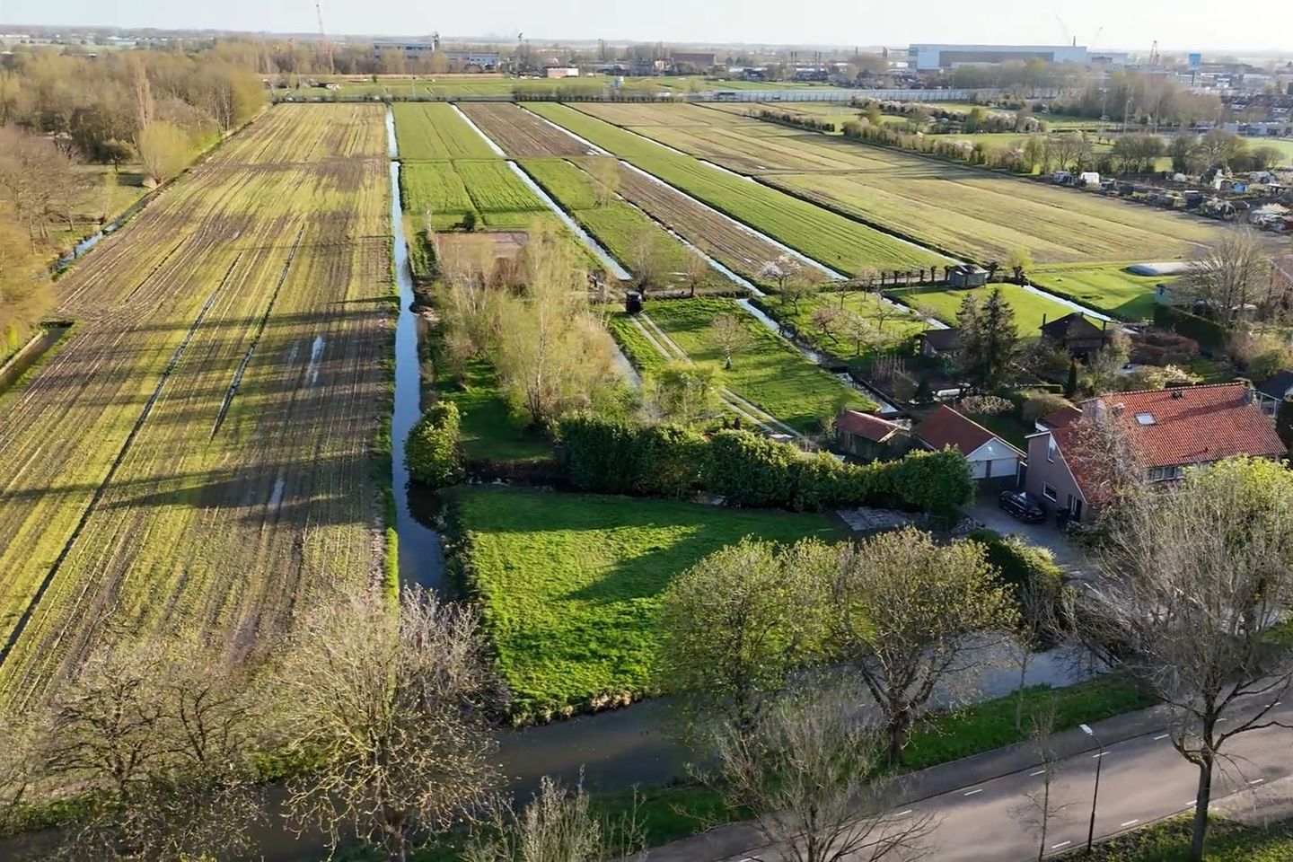 Building plot by the water with rural views and building permits — 19