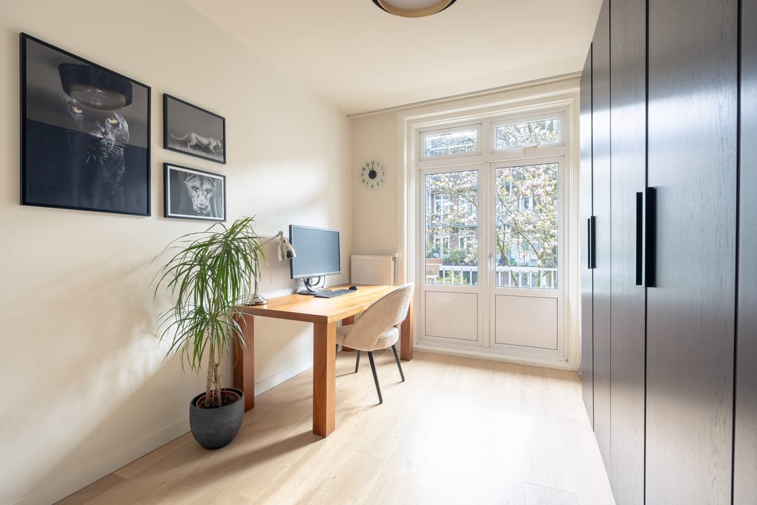Renovated 4-Room Apartment with Three Bedrooms and Southeast-Facing Balcony — 22